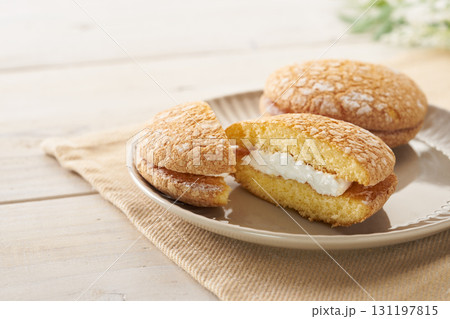 ブッセ フランス菓子のイメージ ブッセ フランス菓子のイメージ 131197815