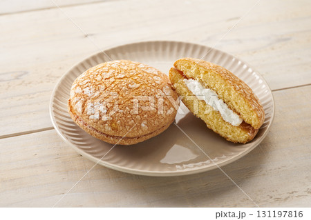 ブッセ　フランス菓子のイメージ 131197816