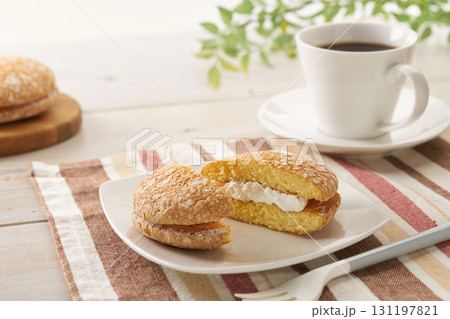 ブッセ　フランス菓子のイメージ 131197821