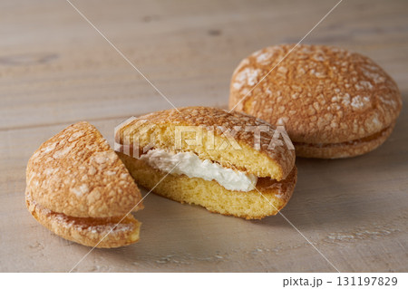 ブッセ　フランス菓子のイメージ 131197829