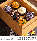 箱入りハロウィンカップケーキ 131197877
