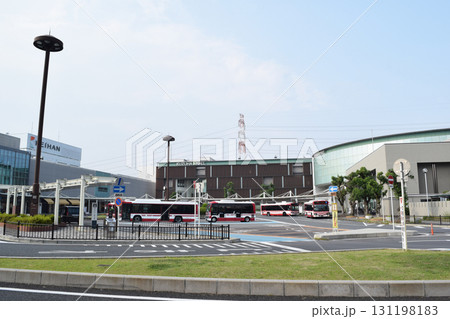 大阪府枚方市 樟葉駅前の街並み 131198183