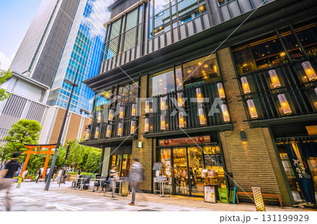 日本の東京都市景観 日本橋室町・ビルの谷間の福徳神社などを望む。本日9月24日は、一粒万倍日 日本の東京都市景観 日本橋室町・ビルの谷間の福徳神社などを望む。本日9月24日は、一粒万倍日 131199929