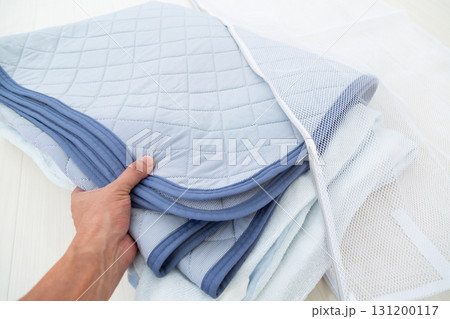 夏布団の肌掛けと敷きパッドと洗濯ネット 131200117