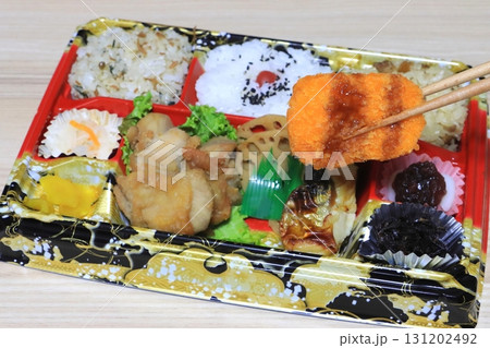 幕の内弁当（海老カツ） 131202492