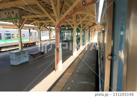 JR北海道、釧網本線釧路駅と釧路湿原駅間の風景(2023年夏) 131203148