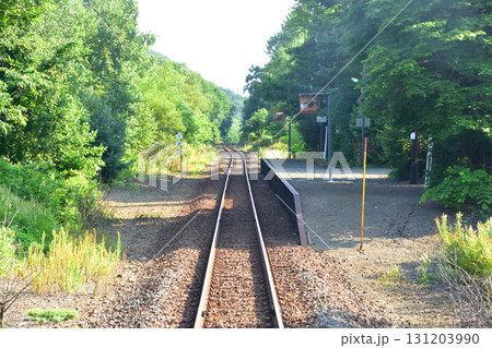 JR北海道、釧網本線磯分内駅と川湯温泉駅間の風景(2023年夏) JR北海道、釧網本線磯分内駅と川湯温泉駅間の風景(2023年夏) 131203990