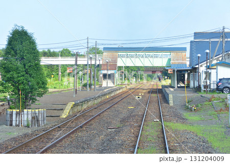 JR北海道、釧網本線磯分内駅と川湯温泉駅間の風景(2023年夏) 131204009