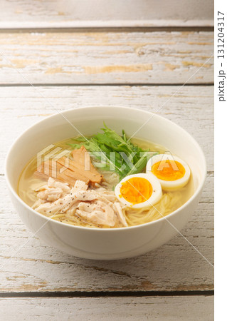 鶏塩ラーメン 鶏塩ラーメン 131204317