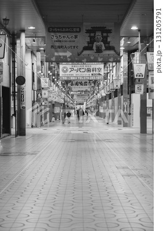 [姫路駅]みゆき通り商店街の夜景の風景 131205791
