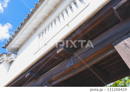 [姫路城]世界遺産の場内の歴史的な風景 131208429