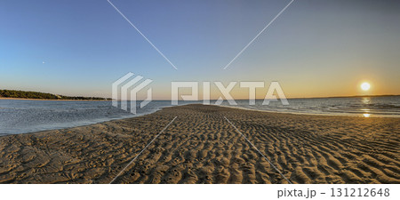 Beautiful sunset over the sandy beach of Plage Peirere in Arcachon 131212648