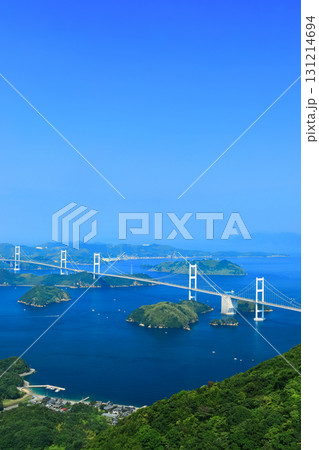 【愛媛県】快晴の来島海峡大橋の眺望（しまなみ海道） 131214694