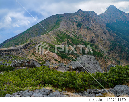 硫黄岳近辺からの山並み 131215170