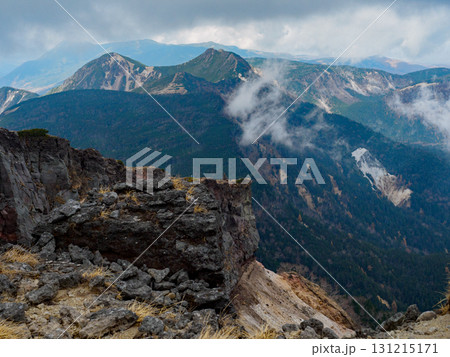 硫黄岳近辺の火口壁 硫黄岳近辺の火口壁 131215171