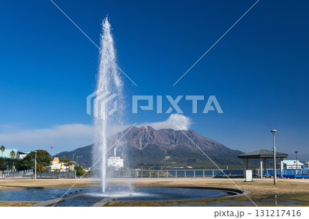 ウォーターフロントパークからの桜島 鹿児島市 131217416