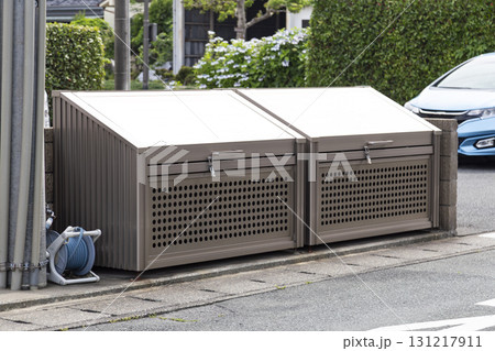 集合住宅のゴミ捨て場 131217911