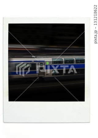 夜の疾走する電車　ポラ風 131218622