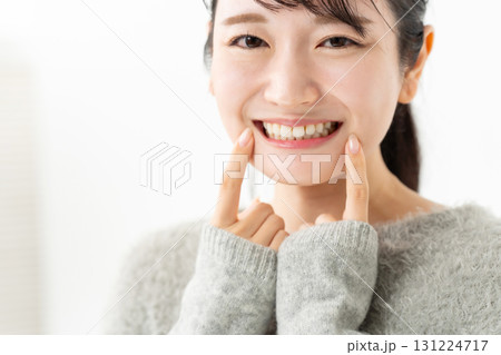 ビューティー　デンタル　歯並び 131224717