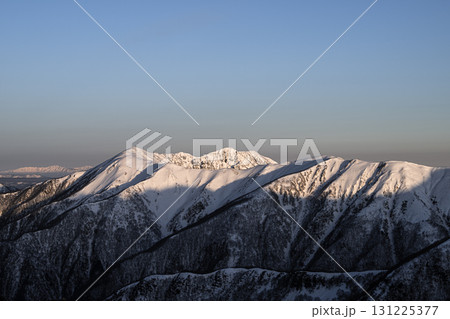 厳冬期の那須岳　冬の風景 131225377