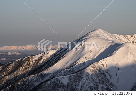 厳冬期の那須岳　冬の風景 131225378