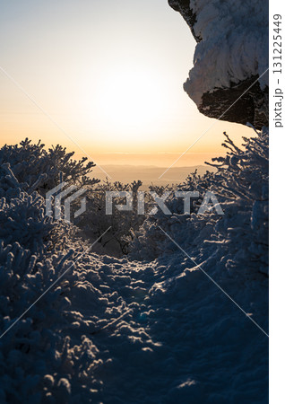厳冬期の那須岳　冬の風景 131225449