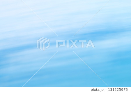 青色系　流れるようなラインの抽象的背景 131225976