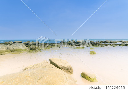 タイ・フアヒンの海岸と青い海 / Hua Hin Beach, Thailand タイ・フアヒンの海岸と青い海 / Hua Hin Beach, Thailand 131226036