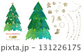ペイントテクスチャのグリーンのクリスマスツリーと、ゴールドのオーナメントのイラストセット。（ベクター 131226175