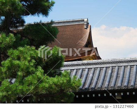 屋根がある風景 131227460