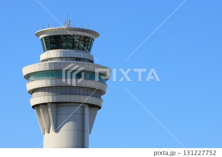 羽田空港の管制塔　 131227752