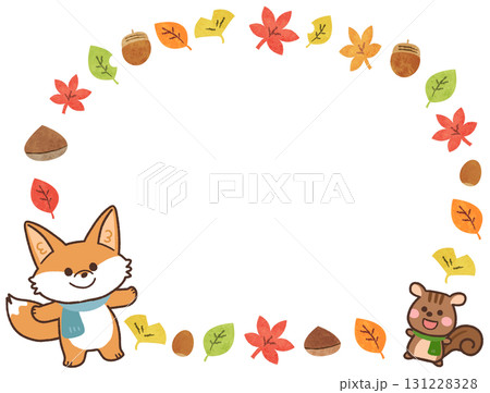 秋の紅葉とかわいいキツネとリスのフレームイラスト 131228328