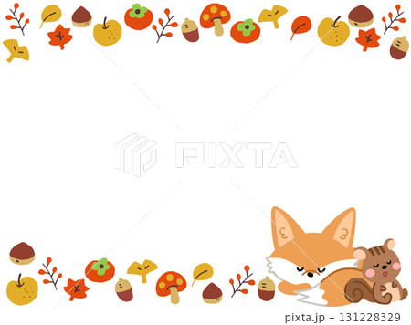 秋の紅葉とキツネとリスのシンプルフレームイラスト 131228329
