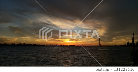 夕暮れまじかの淡水 131228516