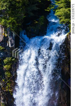 華厳の滝 131228771