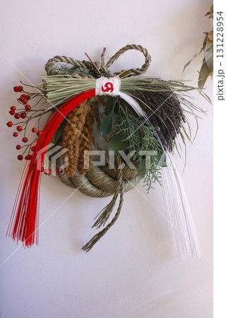 Shimenawa Shimekazari for Japanese New Year / 正月飾り 131228954