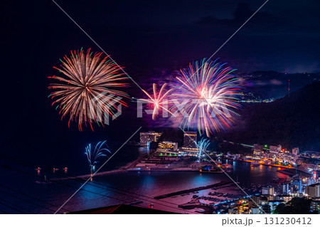 【静岡県】熱海100万ドルの夜景と海上花火大会 【静岡県】熱海100万ドルの夜景と海上花火大会 131230412