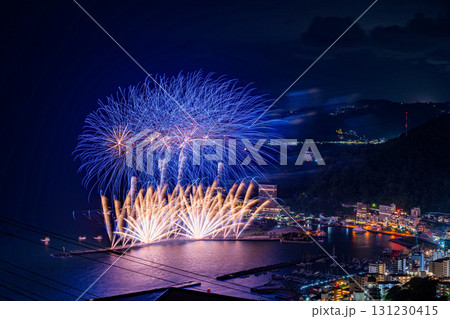 【静岡県】熱海100万ドルの夜景と海上花火大会 【静岡県】熱海100万ドルの夜景と海上花火大会 131230415