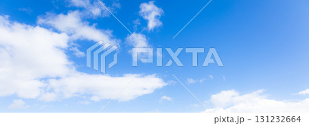 青空だけのシンプルな風景 131232664