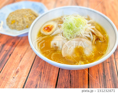 ラーメンとチャーハン ラーメンとチャーハン 131232871