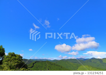 青空 雲 樹木 山地 青空 雲 樹木 山地 131234251