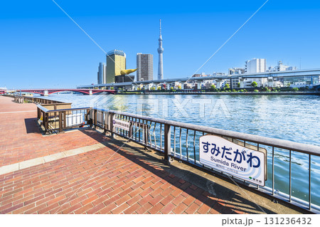 東京の都市景観 隅田川テラスとスカイツリーの風景【東京都・台東区-墨田区】 東京の都市景観 隅田川テラスとスカイツリーの風景【東京都・台東区-墨田区】 131236432