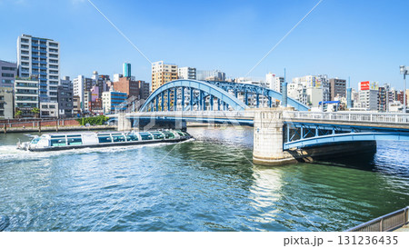 隅田川の都市景観 駒形橋と水上バス【東京都・台東区-墨田区】 隅田川の都市景観 駒形橋と水上バス【東京都・台東区-墨田区】 131236435