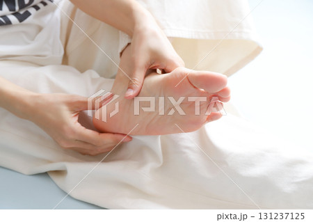 足の裏　フットケア 131237125