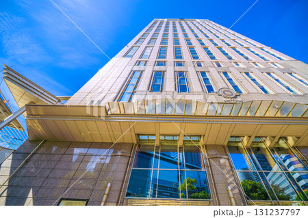 日本の横浜都市景観9月25日。横浜ベイシェラトンホテル&タワーズや窓ガラスに映る横浜駅などを望む 日本の横浜都市景観9月25日。横浜ベイシェラトンホテル&タワーズや窓ガラスに映る横浜駅などを望む 131237797