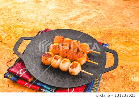 キャンプで作るデザート 焼きみたらし団子 キャンプで作るデザート 焼きみたらし団子 131238023