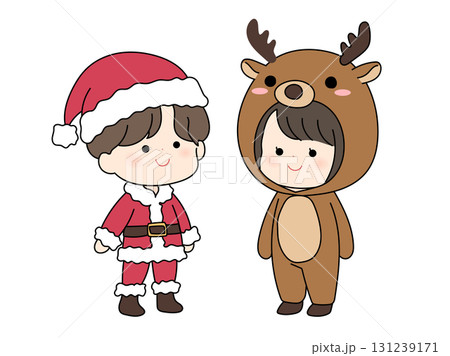 サンタとトナカイのコスチュームを着た可愛いキャラクター 131239171