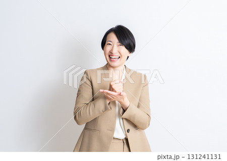 納得　ビジネス　女性 131241131