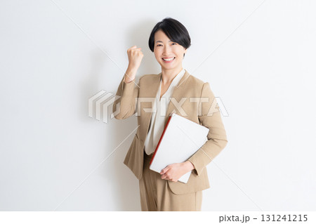 ビジネス 働く女性 　ポイント 131241215