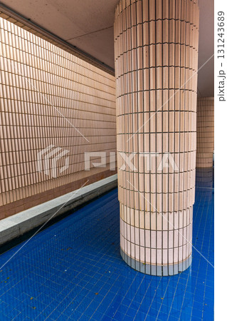 Modern Pillar Modern Pillar 131243689